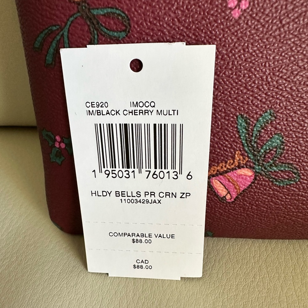 ๐๐ NWT Coach Corner Zip Wristlet With Holiday Bells Print ๐๐ - Picture 7 of 7
